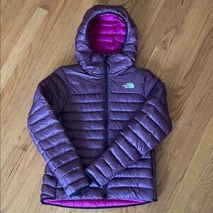 The NORTH FACE Hooded Hoodie Puffer Jacket Purple Plum with Magenta Lining